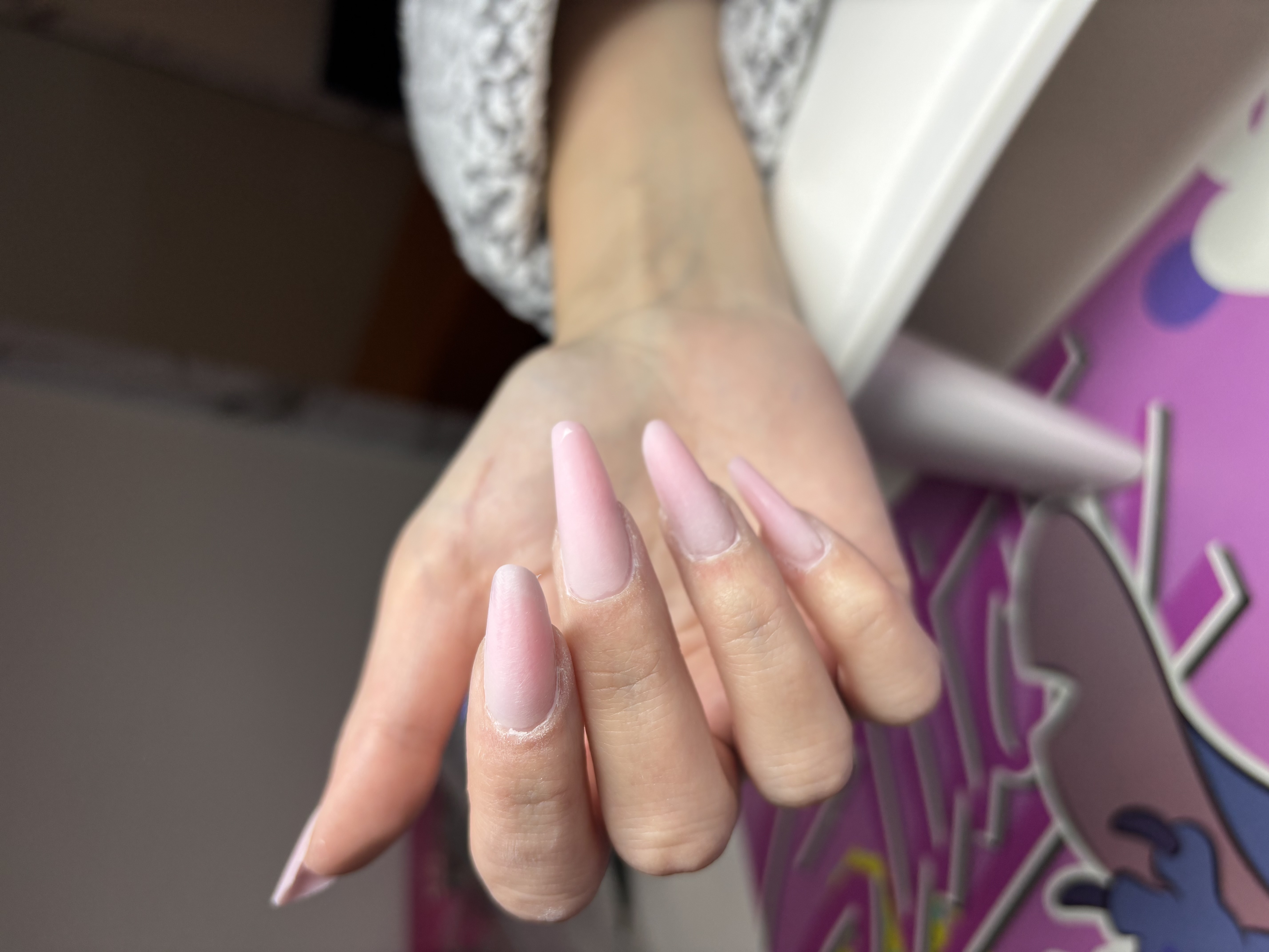 Dlouhá modeláž nehtů